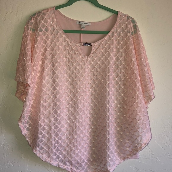 Tops - Women’s short sleeve top